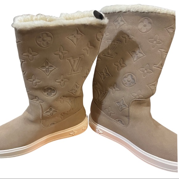 Louis Vuitton Shoes - Tan Suede Fur Boots Size 9